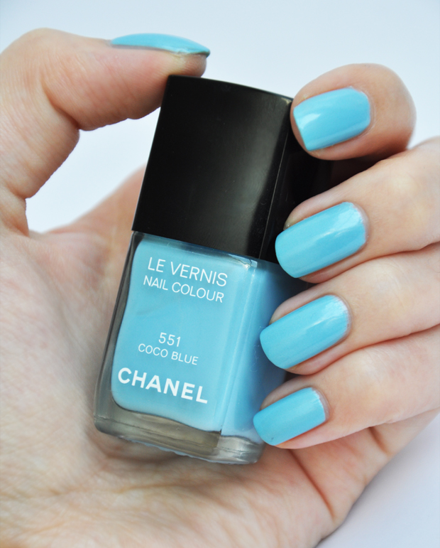 stylelab beauty blog chanel nail polish coco blue swatch 1