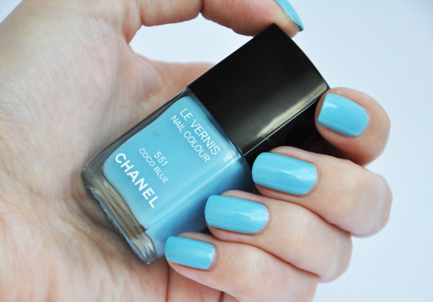 stylelab beauty blog chanel nail polish coco blue swatch